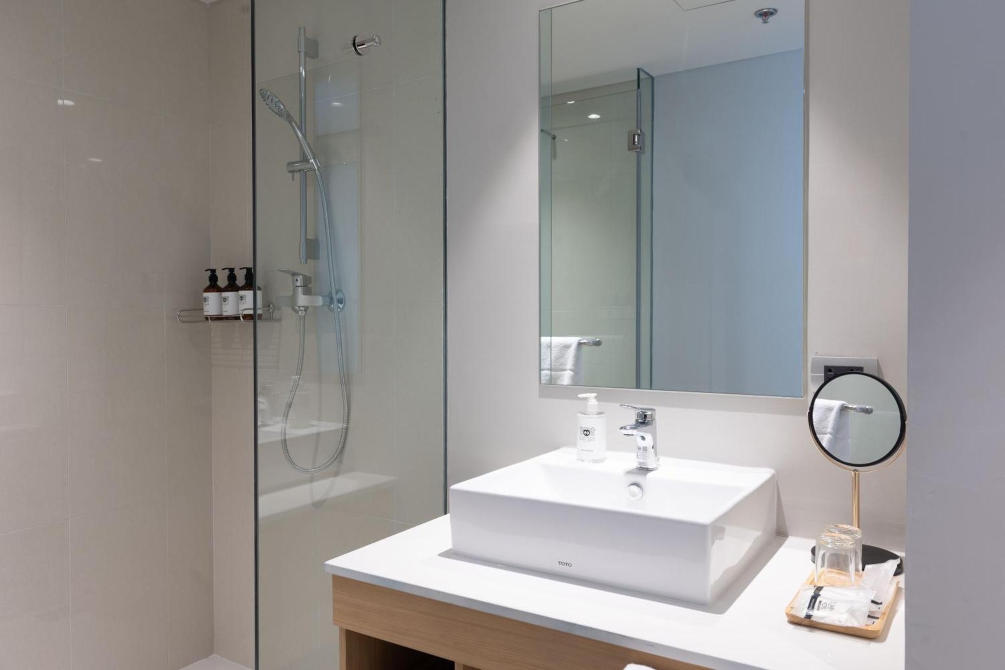 Nishitetsu Hotel Croom Bangkok Silom Extérieur photo